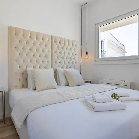 Cozy Flat In By Lovelystay * Lisboa