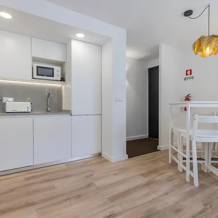 Cozy Flat In By Lovelystay Apartamento Lisboa